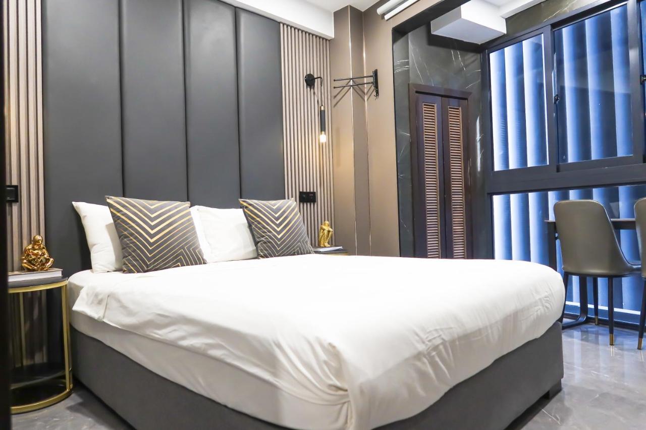Apartemen Rr &