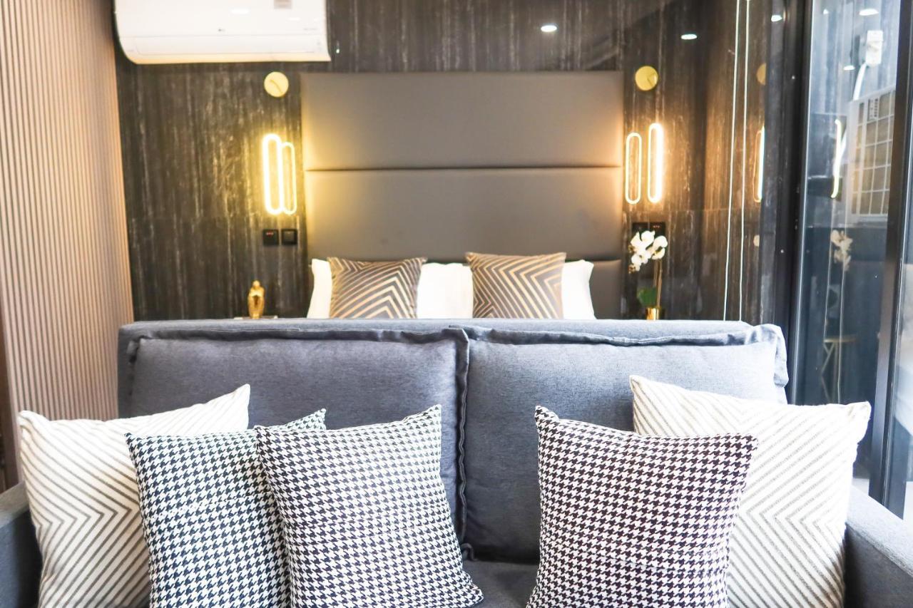 Apartemen Rr & Singapore